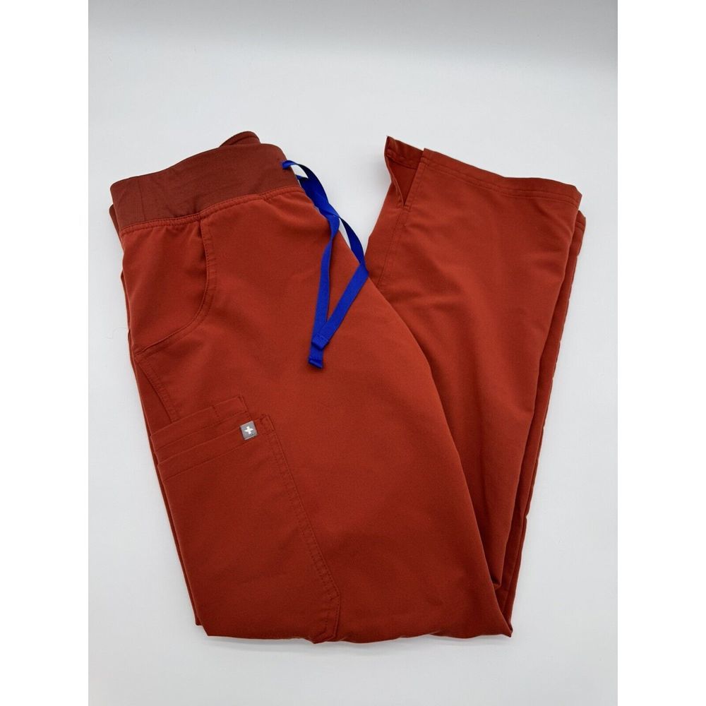 Figs womans’s cade Cargo scrubs in auburn